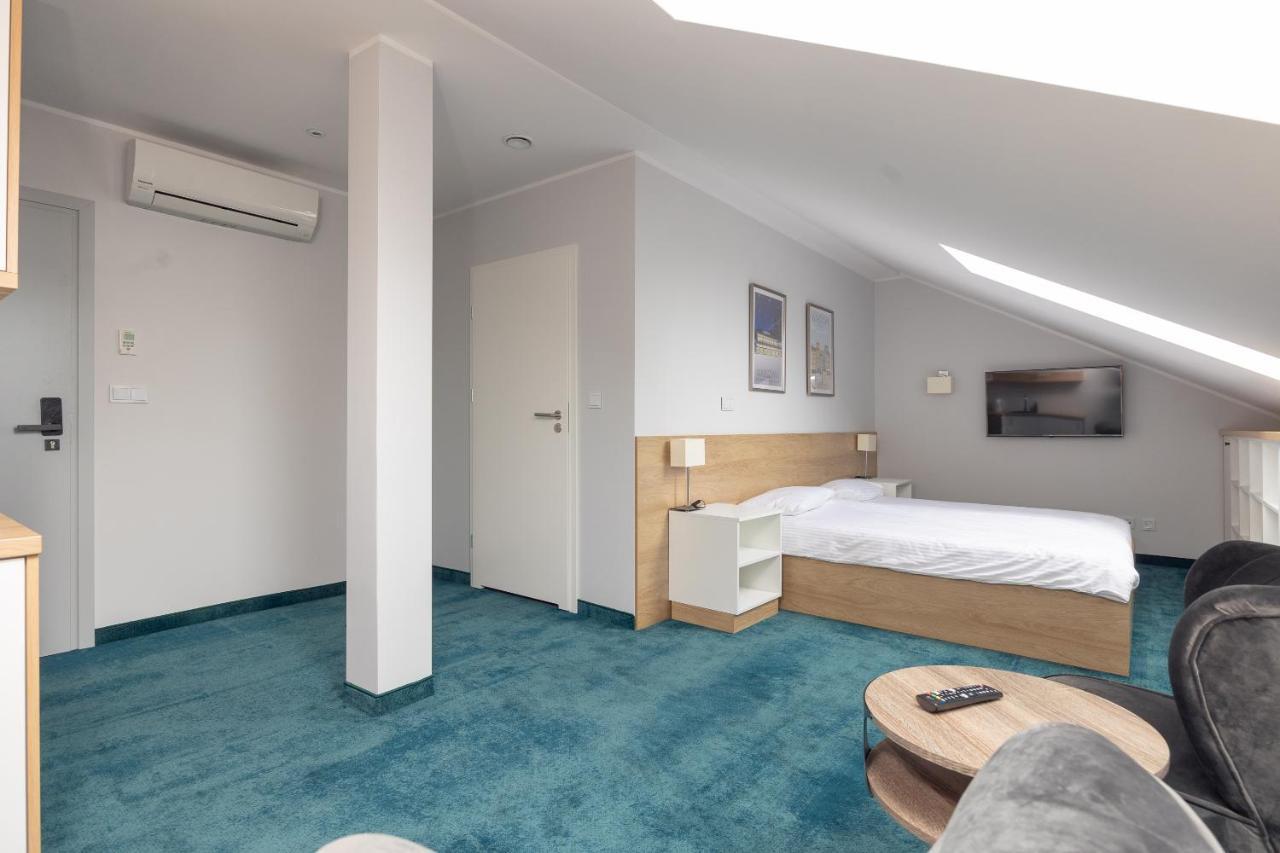 Aparthotel Esencja Warszawy Nowy Swiat Warszawa Exteriör bild